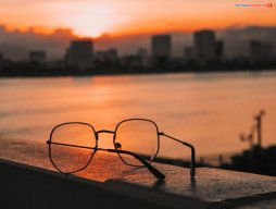 TẢN VĂN TUỔI TRẺ