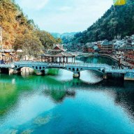 năm tháng tĩnh lặng