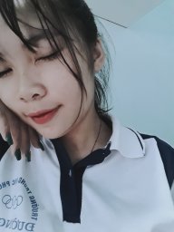 Cô bé ngốc